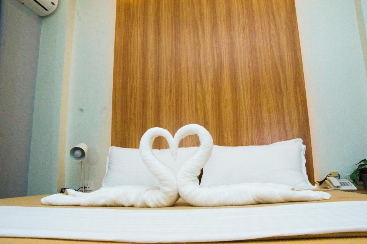 Elti Suites By Bluebookers Анхелес Экстерьер фото